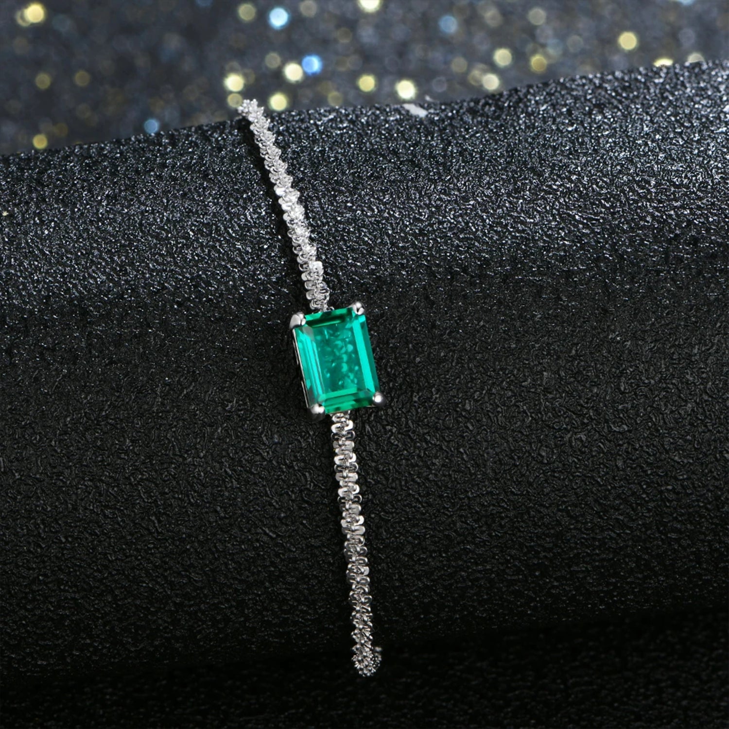 Memovra Emerald & Moissanite Charm Bangle
